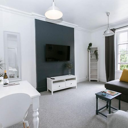 Spacious Apartment, Free Parking, Central Location Near To Uni, Hospital, Town Exeter Kültér fotó